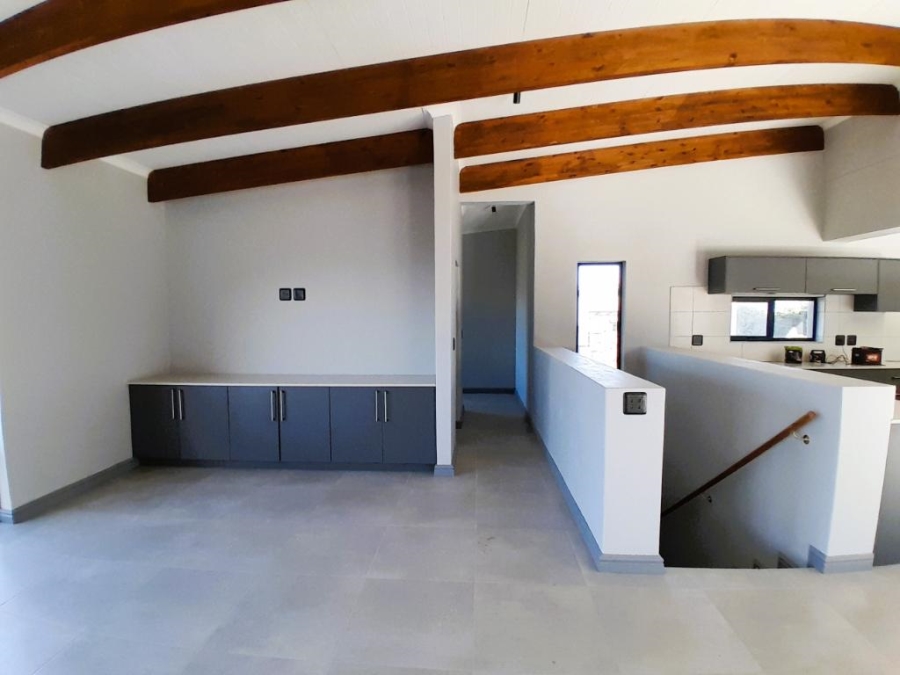 4 Bedroom Property for Sale in Whale Rock Western Cape